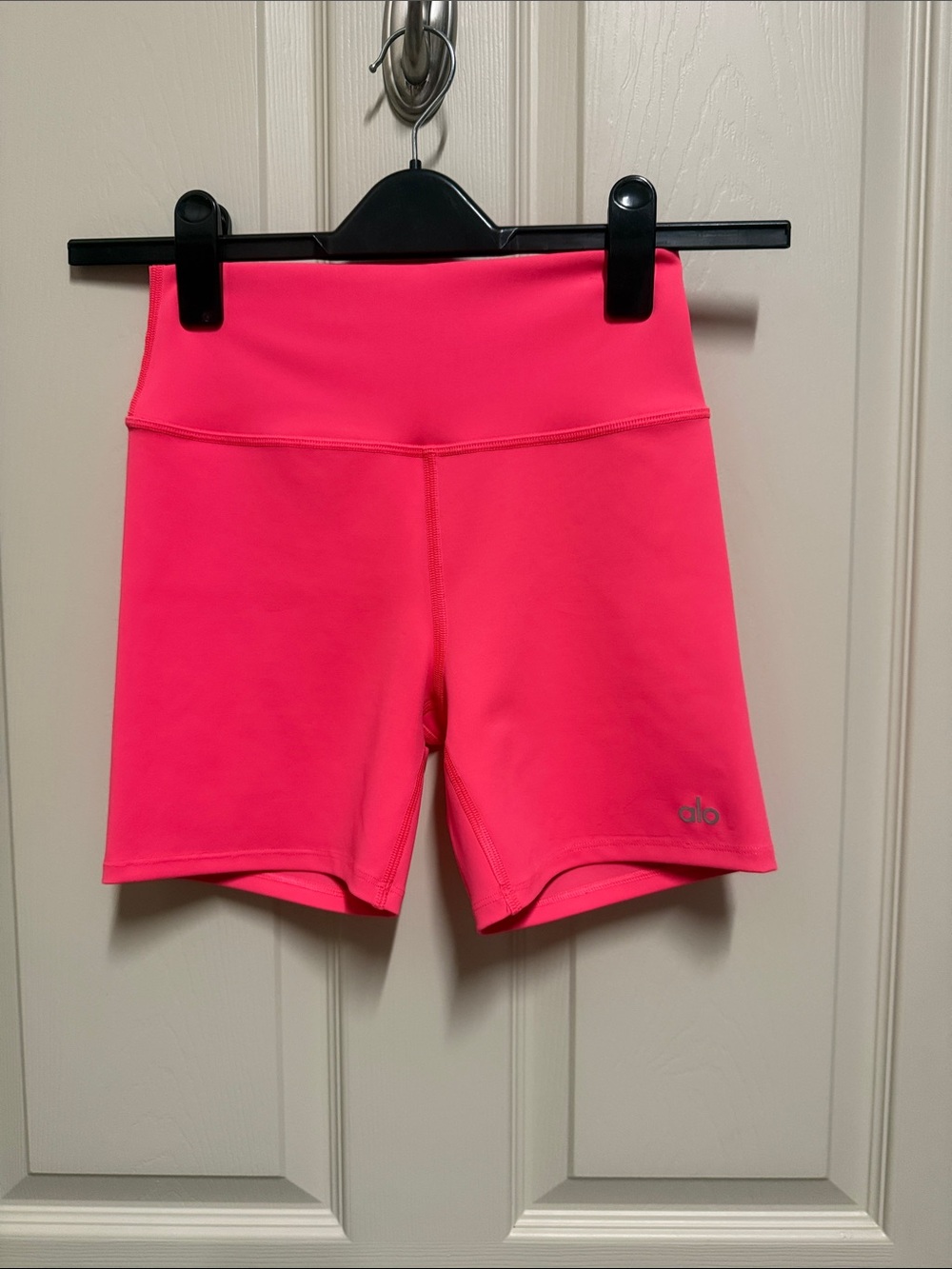 ALO Yoga 5” Airlift Energy Shorts, Neon Coral Pink